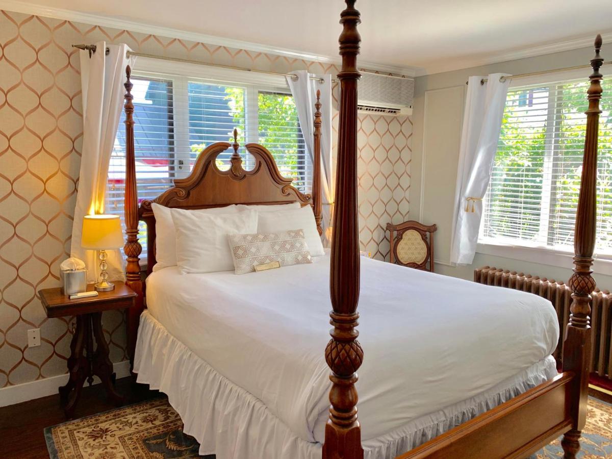 Ivy Manor Inn Village Center Bar Harbor Esterno foto